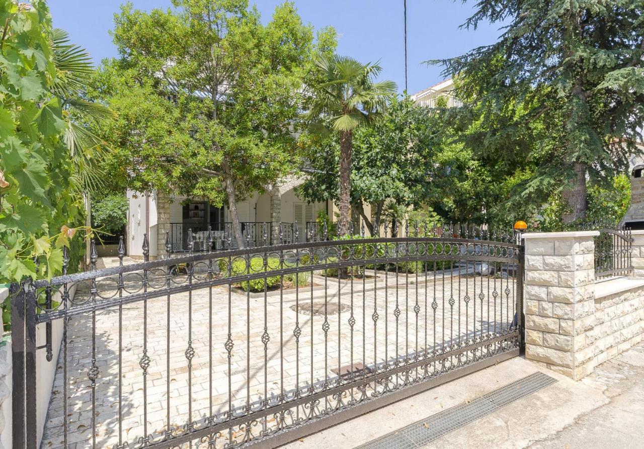 Apartments Karolina Водице Экстерьер фото