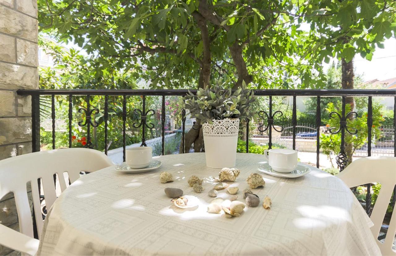 Apartments Karolina Водице Экстерьер фото