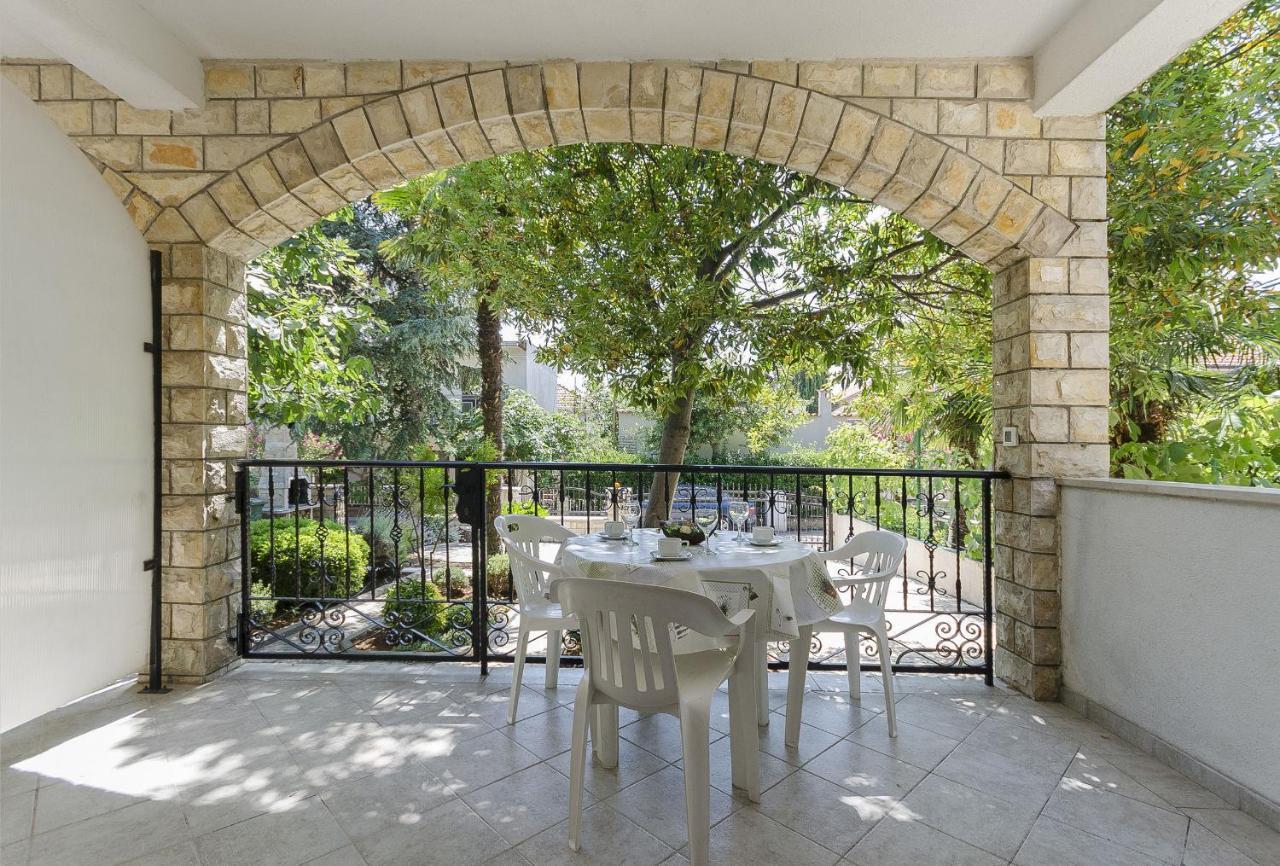 Apartments Karolina Водице Экстерьер фото