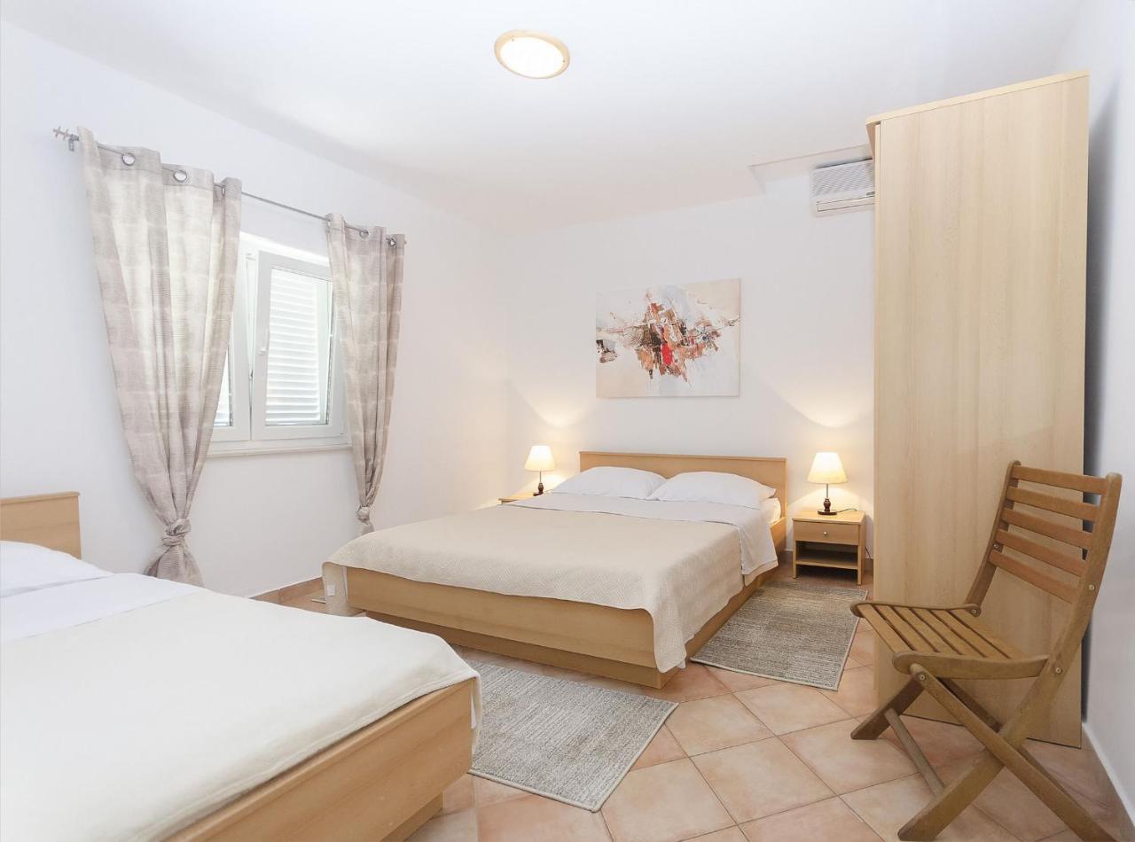 Apartments Karolina Водице Экстерьер фото