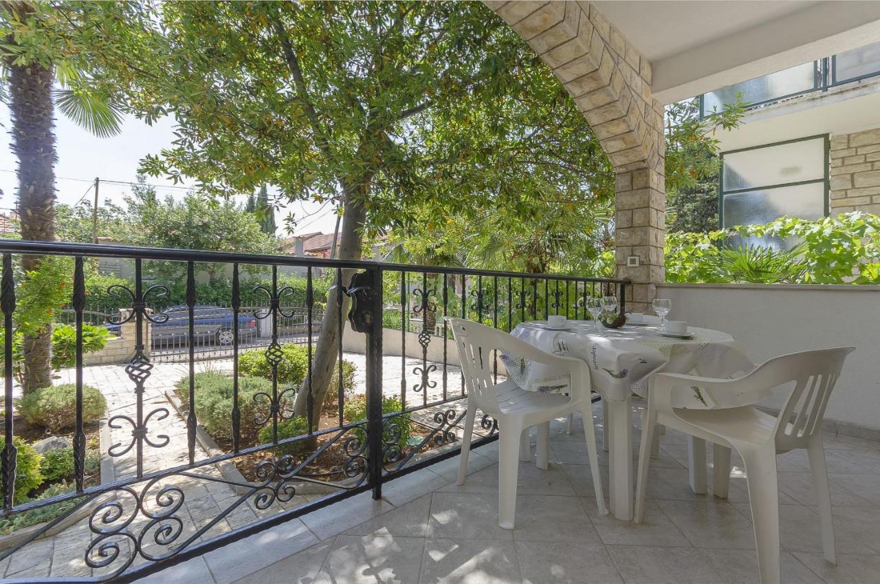 Apartments Karolina Водице Экстерьер фото