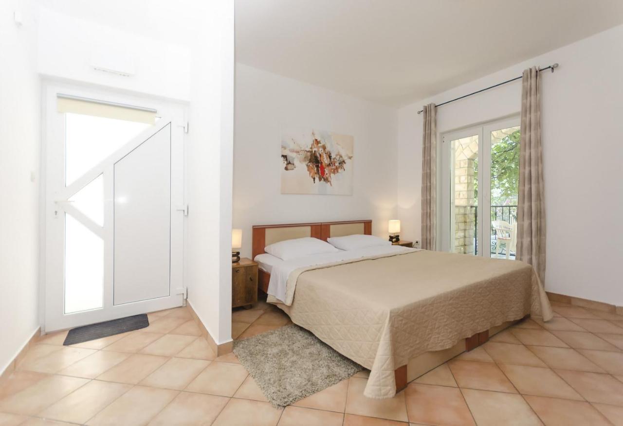 Apartments Karolina Водице Экстерьер фото
