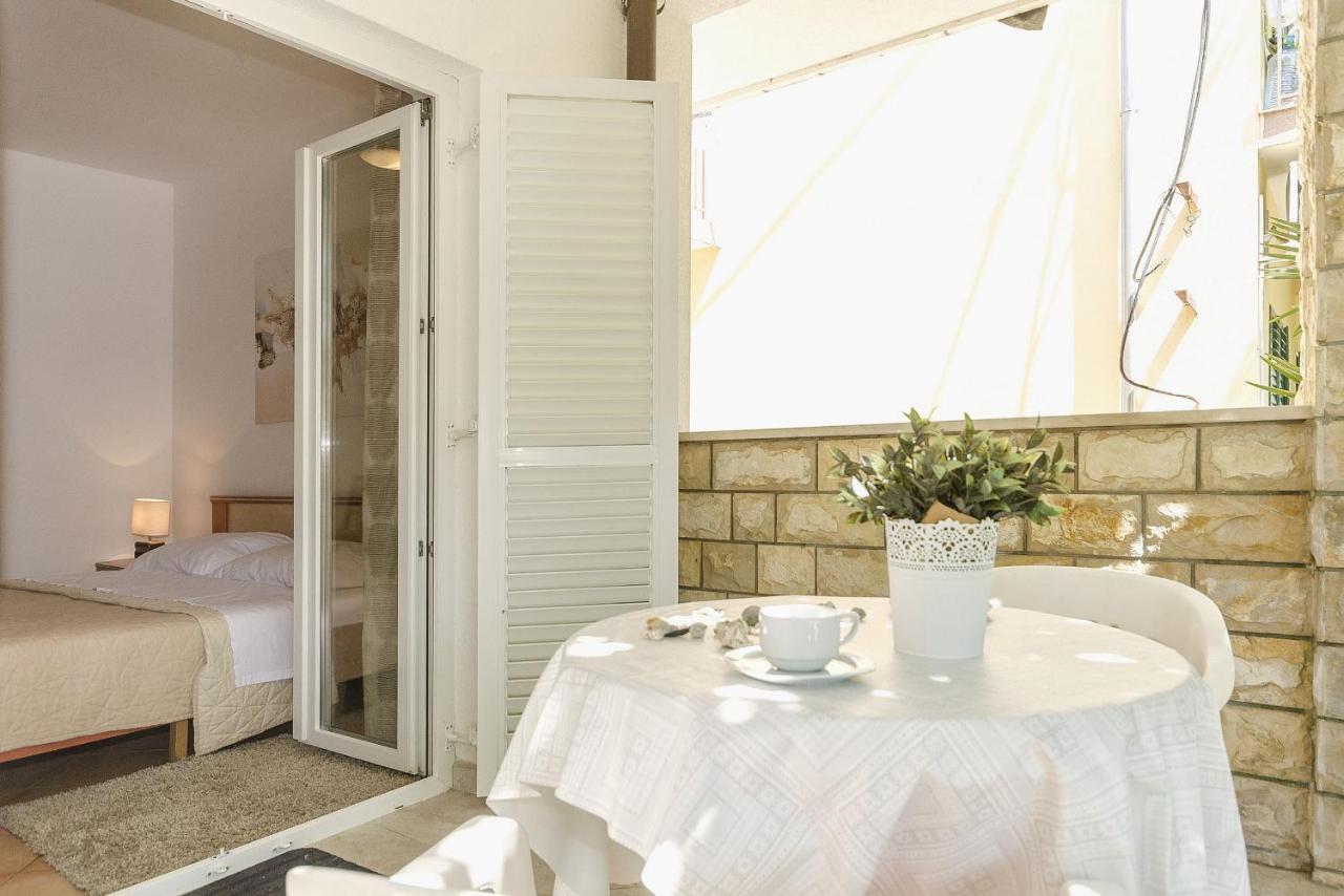 Apartments Karolina Водице Экстерьер фото